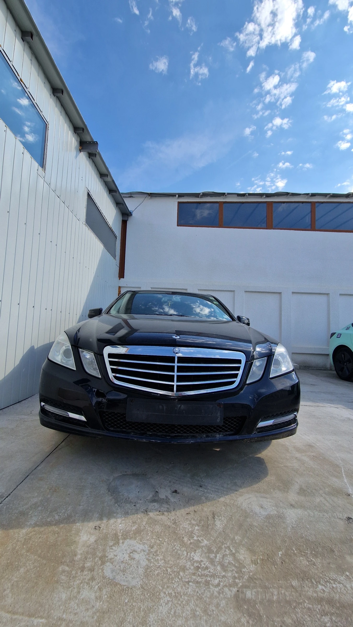 Mercedes-Benz E 200  - изображение 2