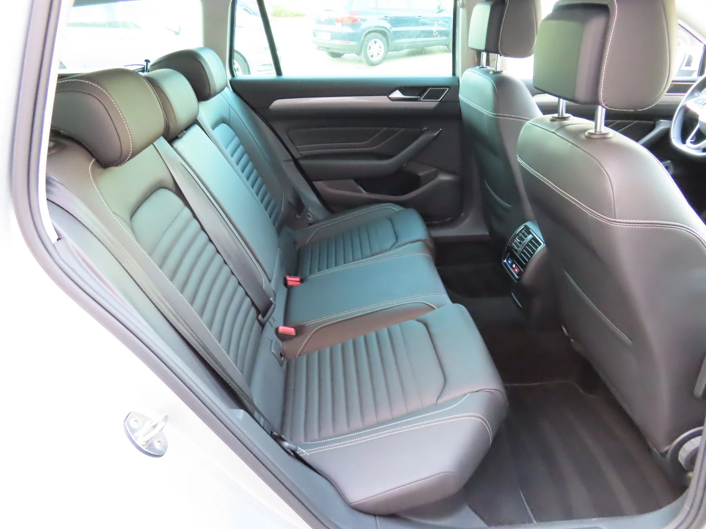 VW Passat VW Passat Var. Business 2.0 TDI SCR DSG | Mobile.bg   8