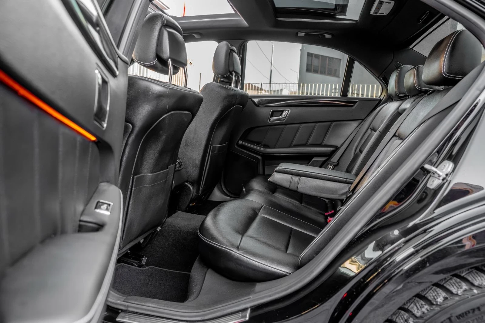 Mercedes-Benz E 350 CDI-AMG-PANORAMA-AMBIENT-ПОДГРЕВ-F1-NAVI-XENON-TOP, снимка 14 - Автомобили и джипове - 53810896