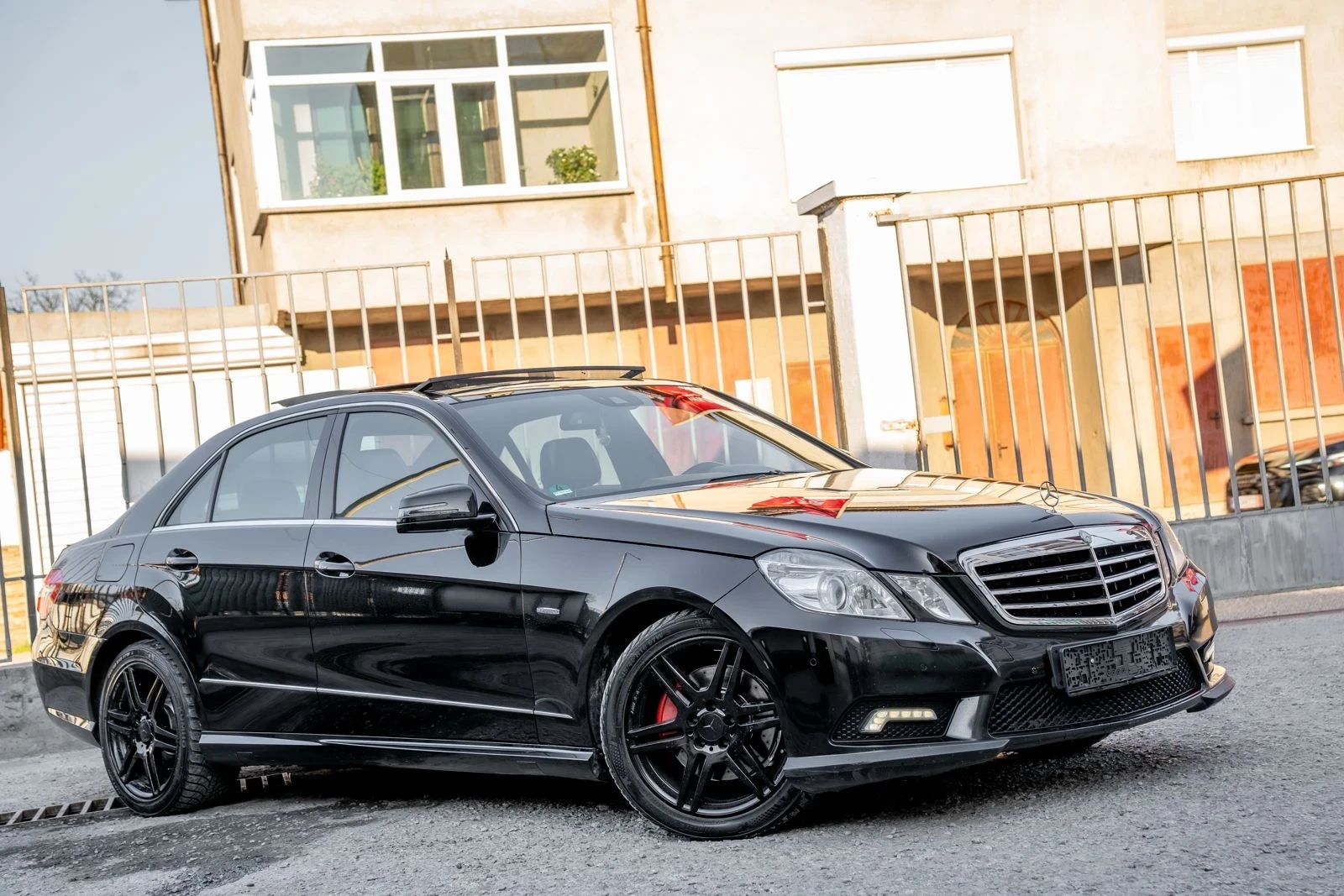 Mercedes-Benz E 350 CDI-AMG-PANORAMA-AMBIENT-ПОДГРЕВ-F1-NAVI-XENON-TOP