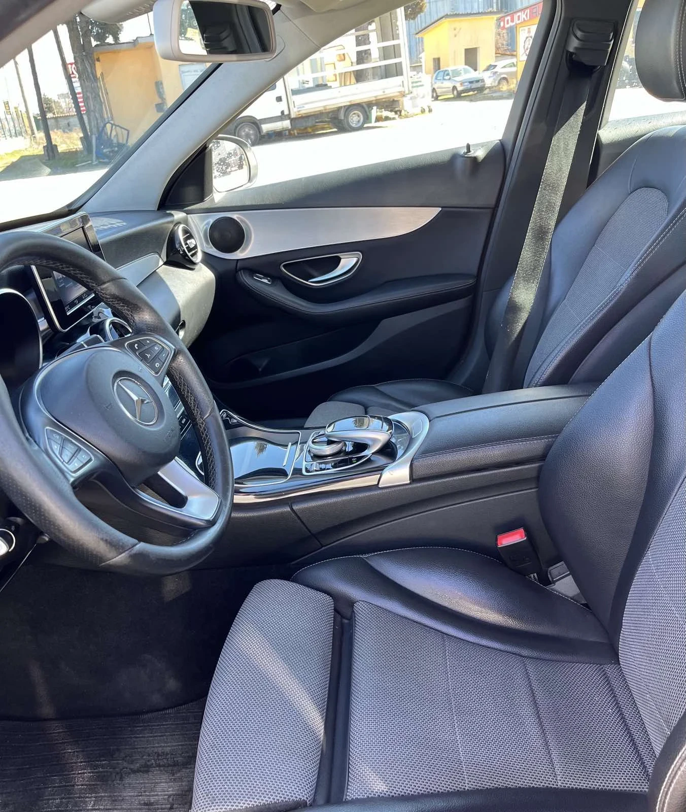 Mercedes-Benz C 220, снимка 7 - Автомобили и джипове - 53836824