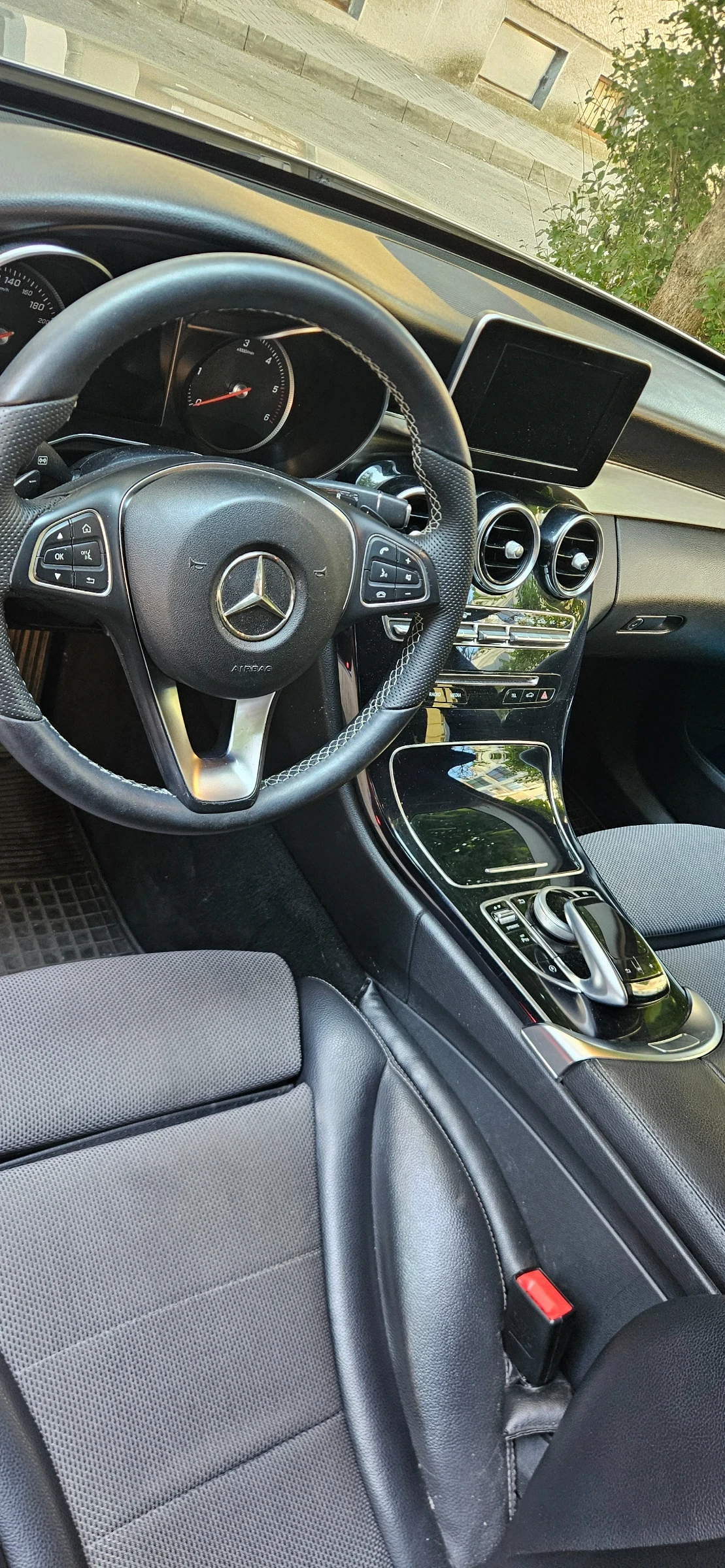 Mercedes-Benz C 220, снимка 15 - Автомобили и джипове - 55679245