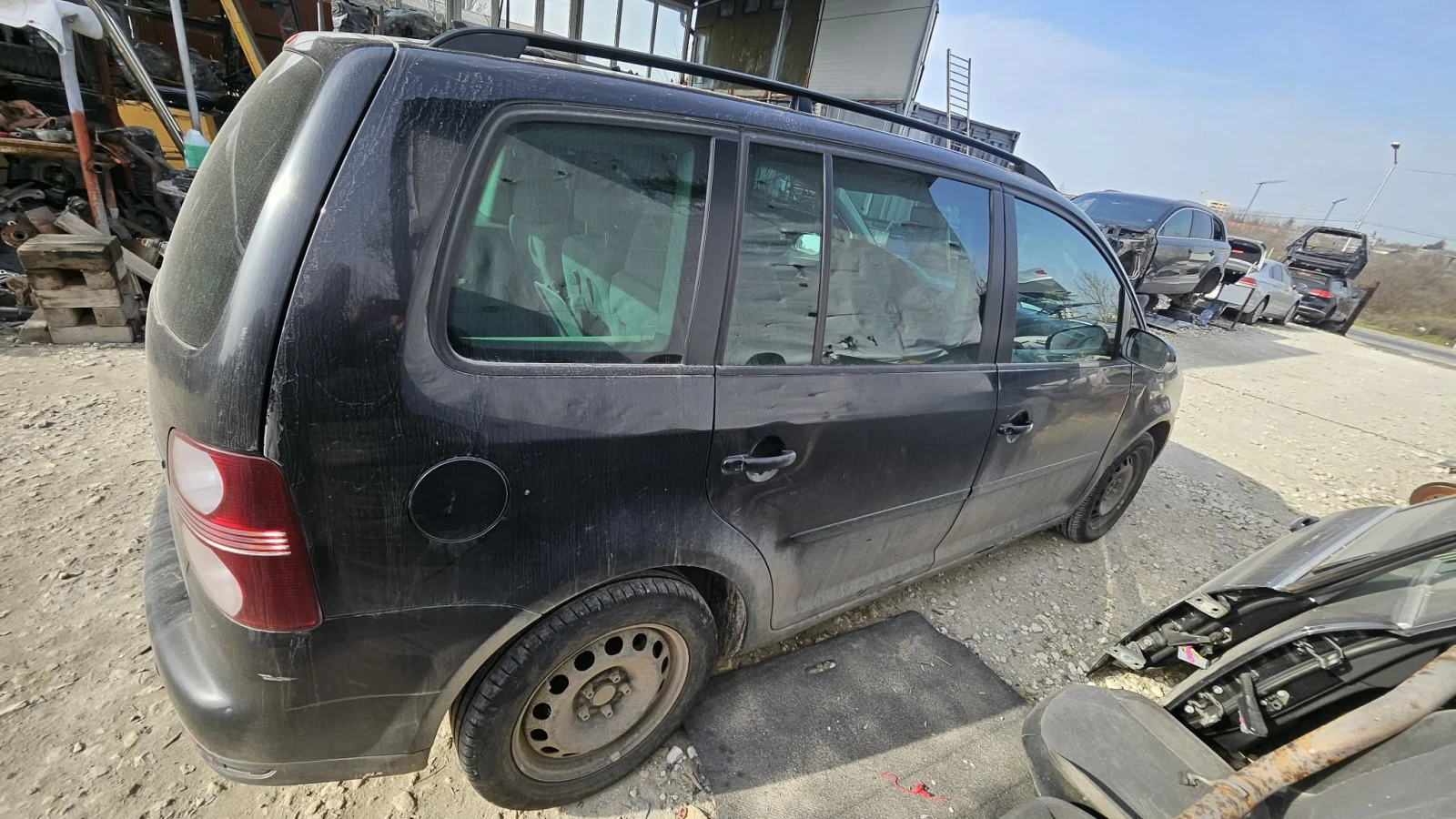 VW Touran 2, 0, снимка 6 - Автомобили и джипове - 53944250