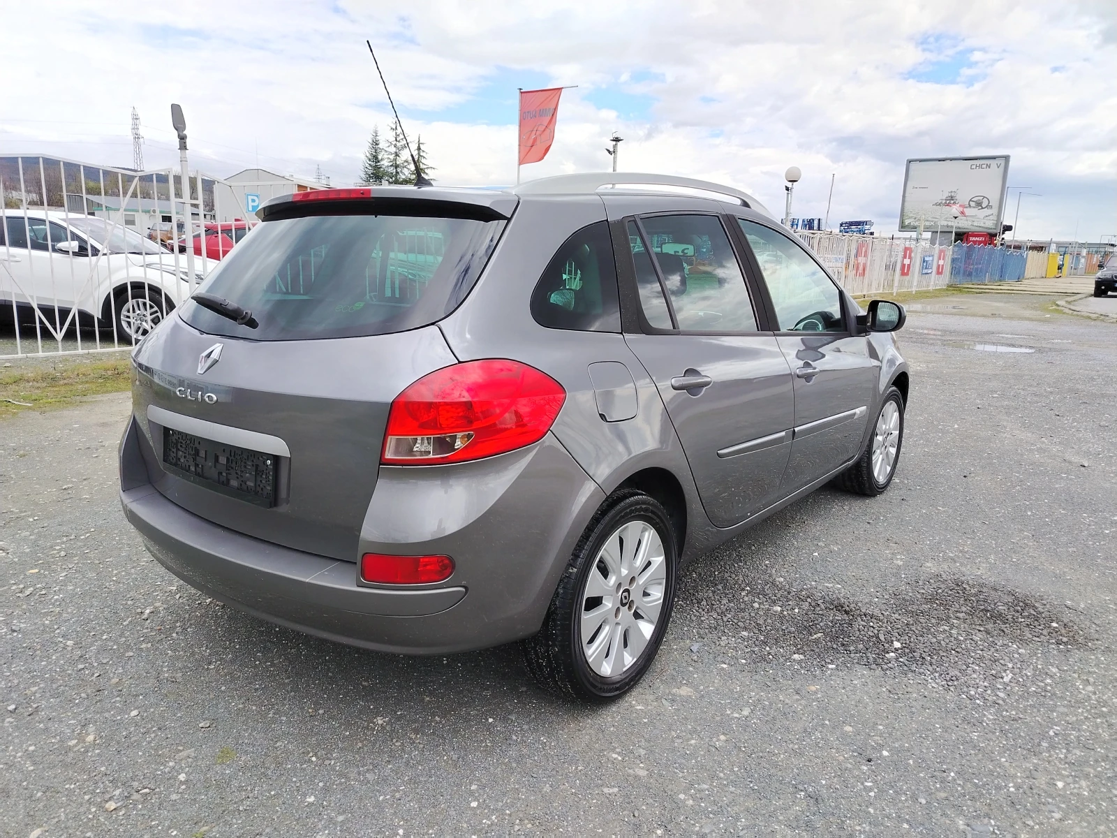 Renault Clio 1.2-75 КС БЕНЗИН 149000 КМ , снимка 5 - Автомобили и джипове - 54090413