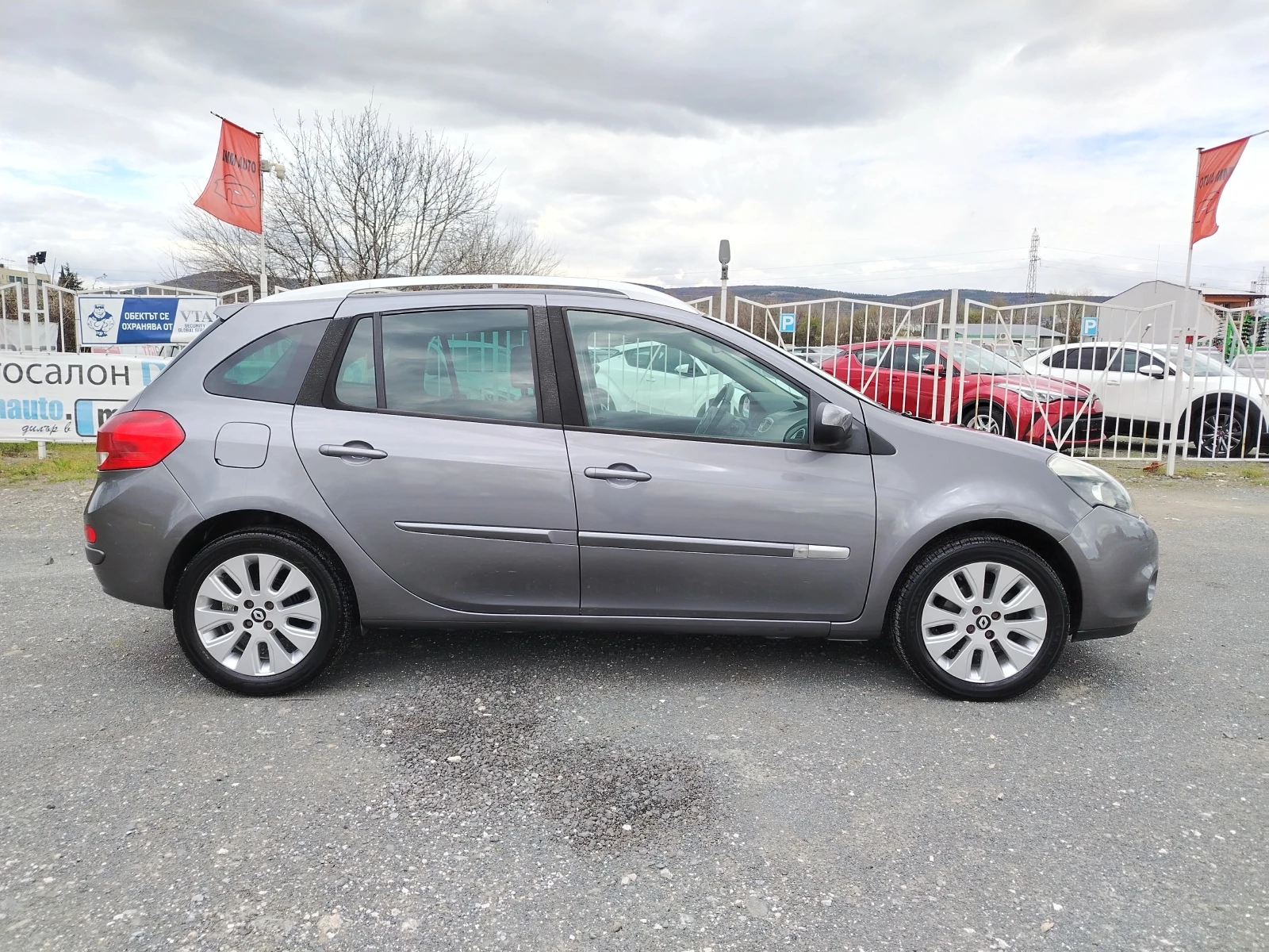 Renault Clio 1.2-75 КС БЕНЗИН 149000 КМ , снимка 4 - Автомобили и джипове - 54090413