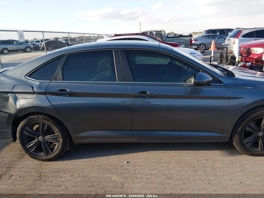 VW Jetta 1.5l Volkswagen 1.5T Se, снимка 13 - Автомобили и джипове - 54136435