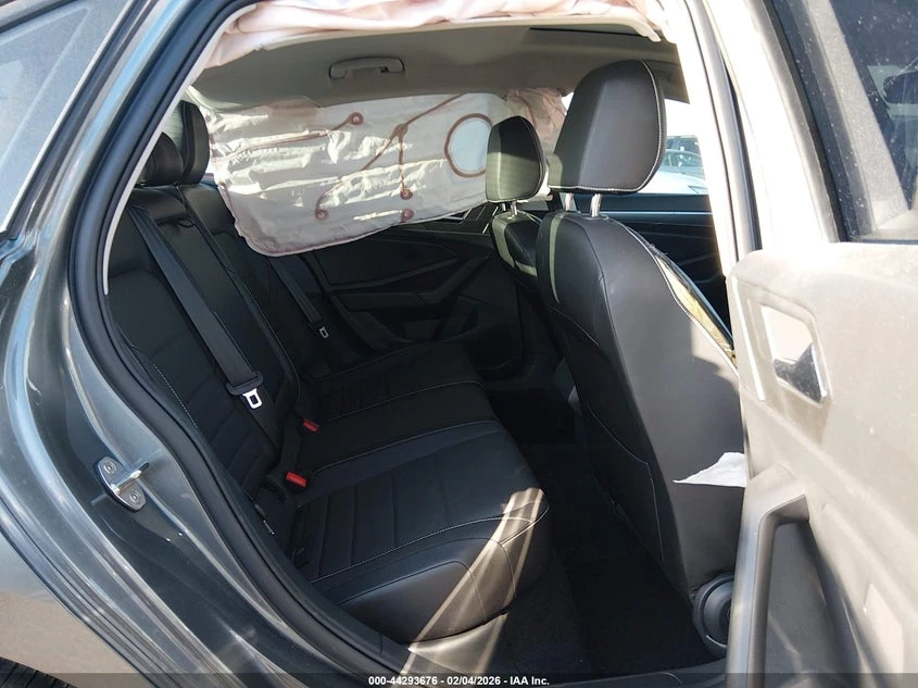 VW Jetta 1.5l Volkswagen 1.5T Se, снимка 8 - Автомобили и джипове - 54136435