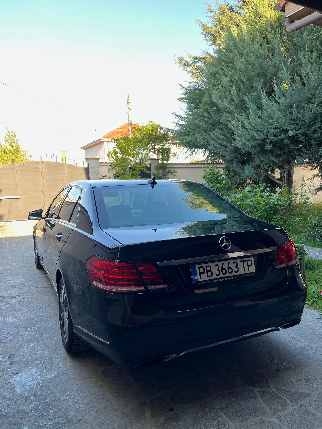 Mercedes-Benz E 220 FACELIFT, снимка 4 - Автомобили и джипове - 54308289