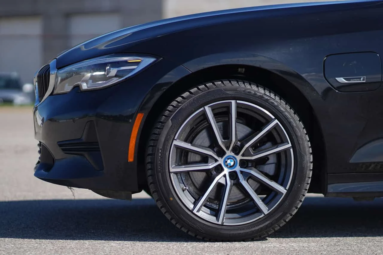 BMW 330 * KEYLESS * ШИБИДАХ * КАМЕРА * ПОДГРЕВ, снимка 7 - Автомобили и джипове - 54324090