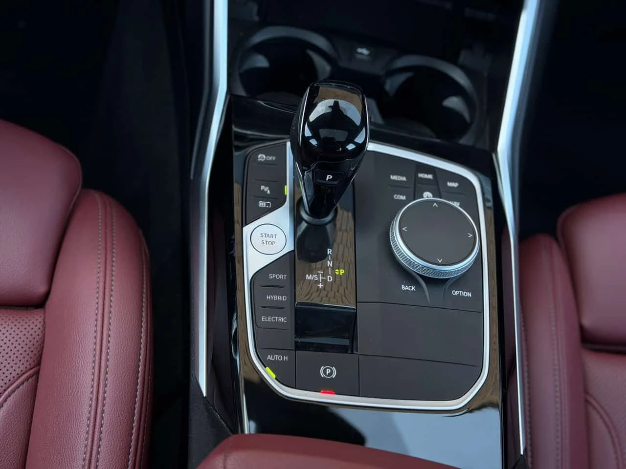 BMW 330 * KEYLESS * ШИБИДАХ * КАМЕРА * ПОДГРЕВ, снимка 12 - Автомобили и джипове - 54324090