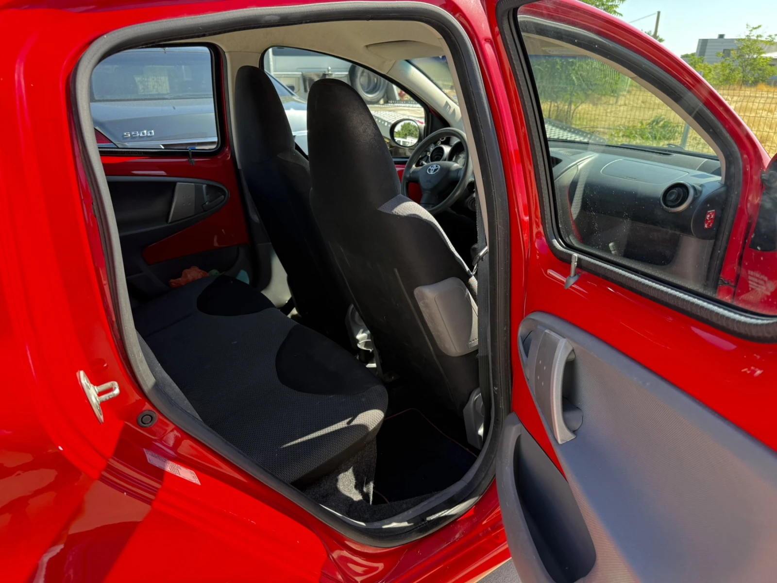 Toyota Aygo 1.0 i 12V (67 Hp), снимка 6 - Автомобили и джипове - 55456437