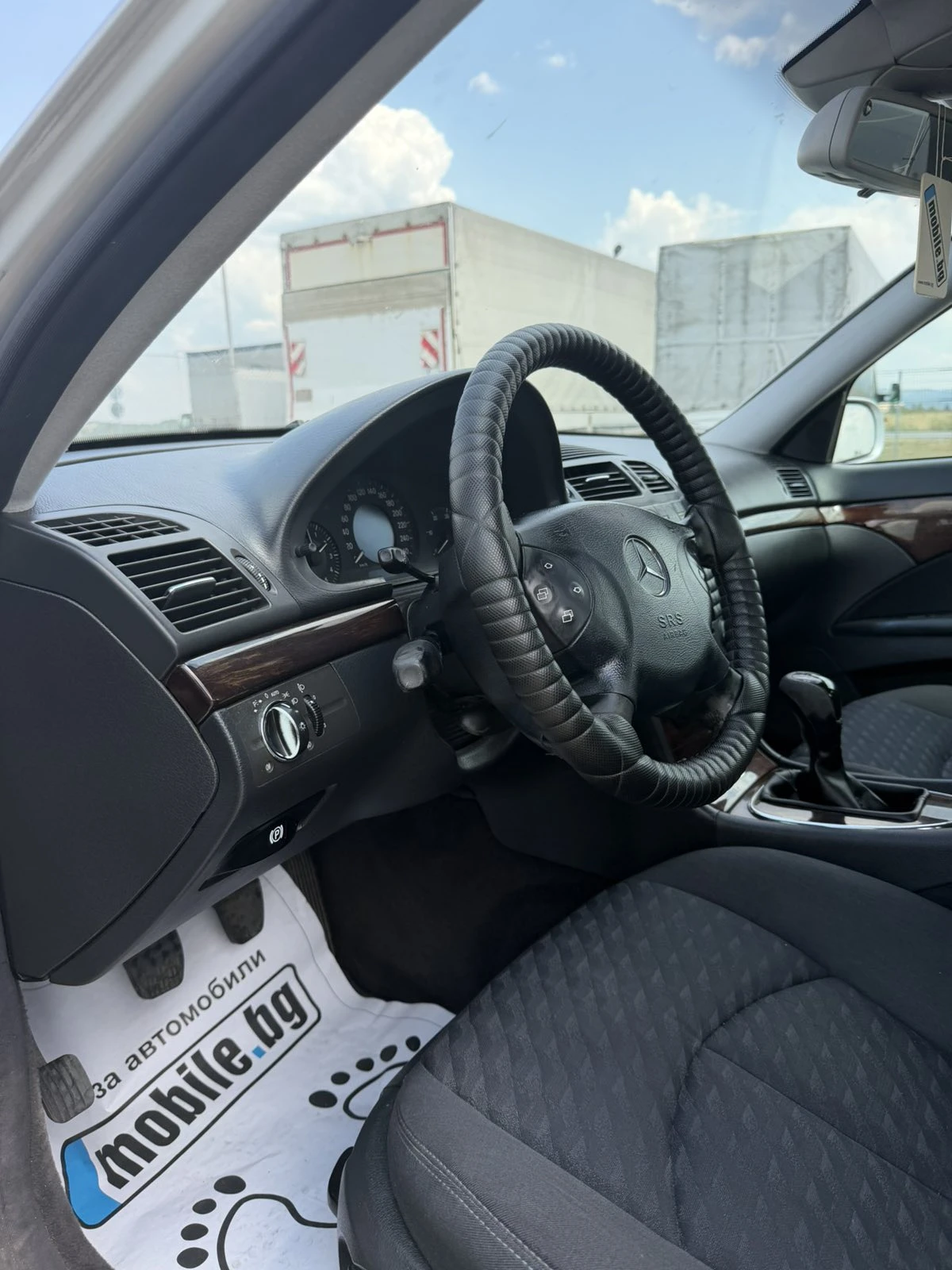 Mercedes-Benz E 220, снимка 9 - Автомобили и джипове - 55560048
