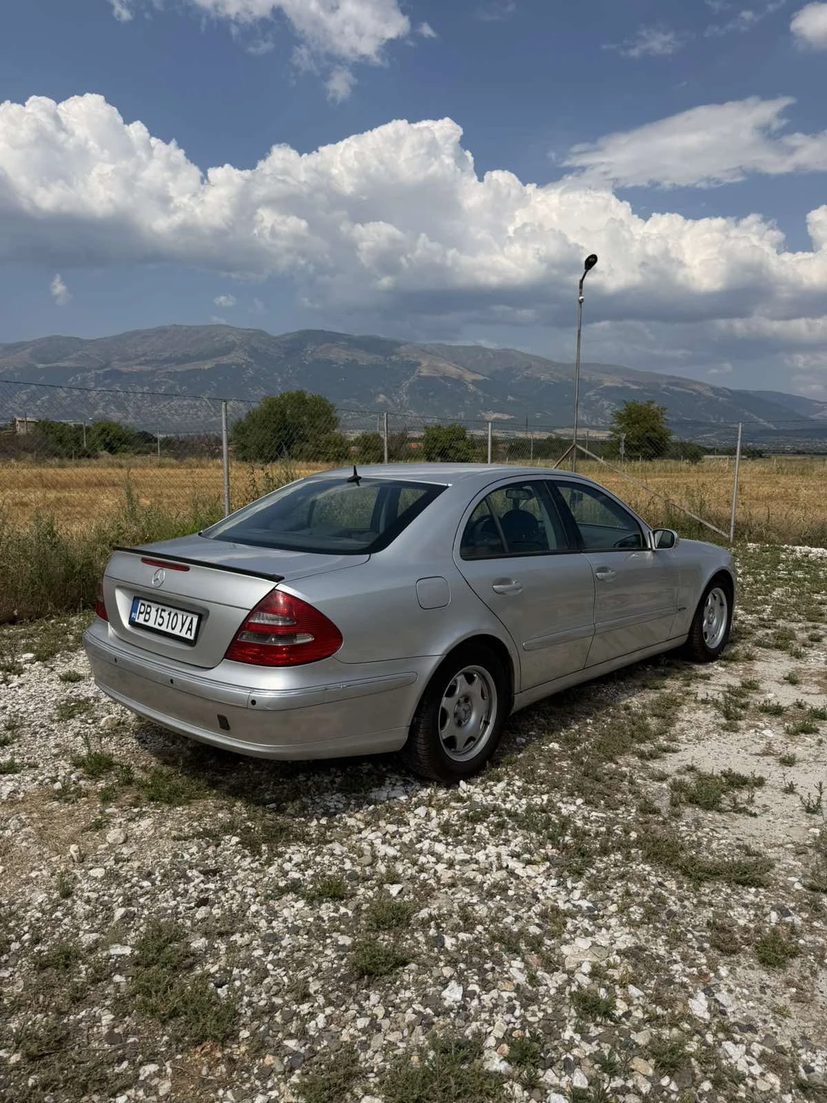 Mercedes-Benz E 220, снимка 6 - Автомобили и джипове - 55560048