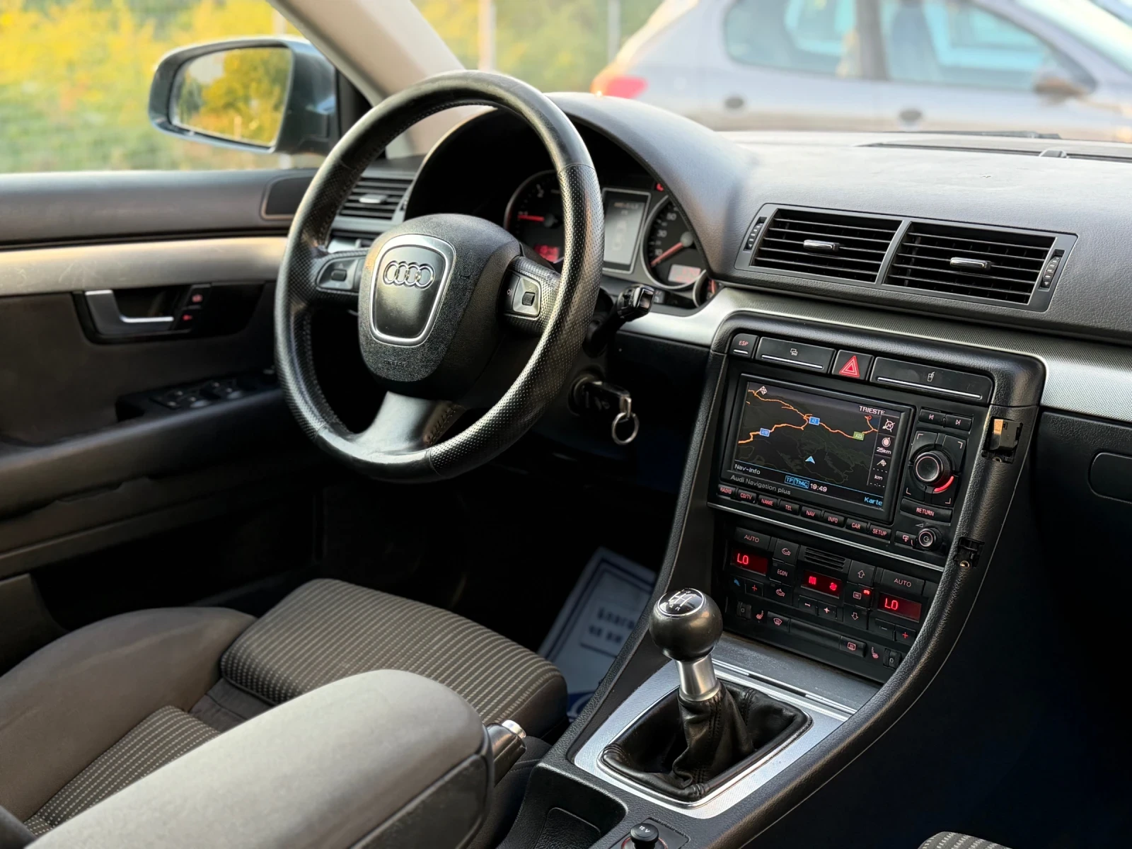 Audi A4 1.9 TDi NAVI/XENON, снимка 11 - Автомобили и джипове - 55630827