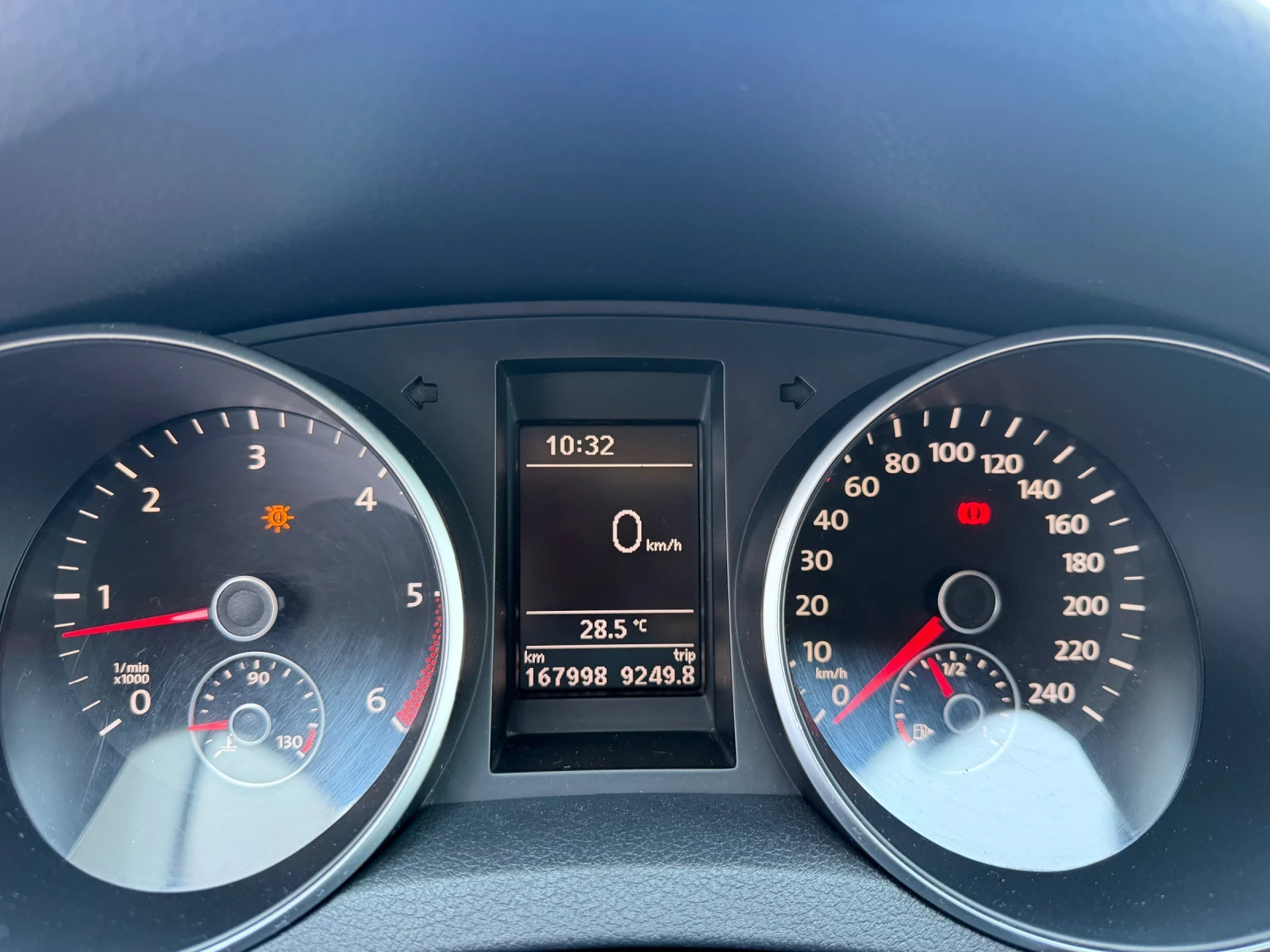 VW Golf 1.6 TDI , снимка 12 - Автомобили и джипове - 55750736