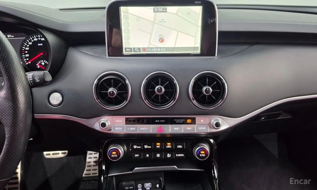 Kia Stinger 3.3 Turbo AWD | АВТОФИНАНСИРАНЕ, снимка 12 - Автомобили и джипове - 56122326