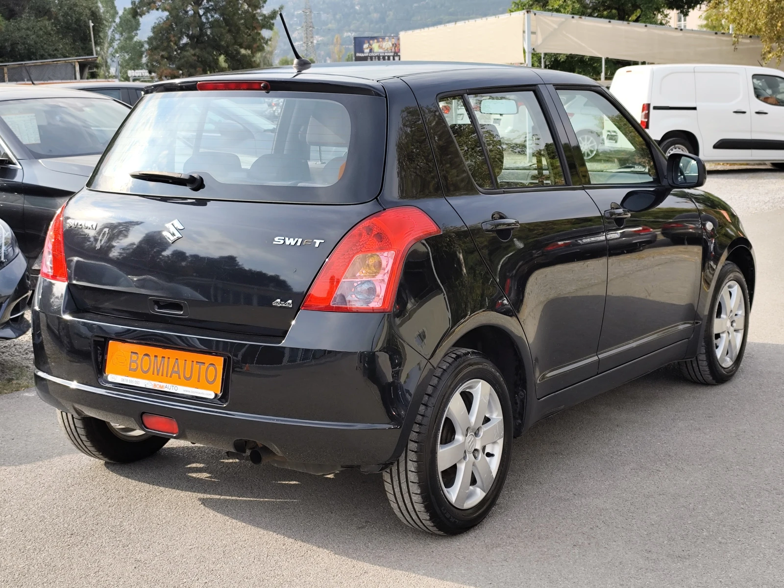 Suzuki Swift 1.3i/GL/4X4/KLIMA* , снимка 4 - Автомобили и джипове - 56159552