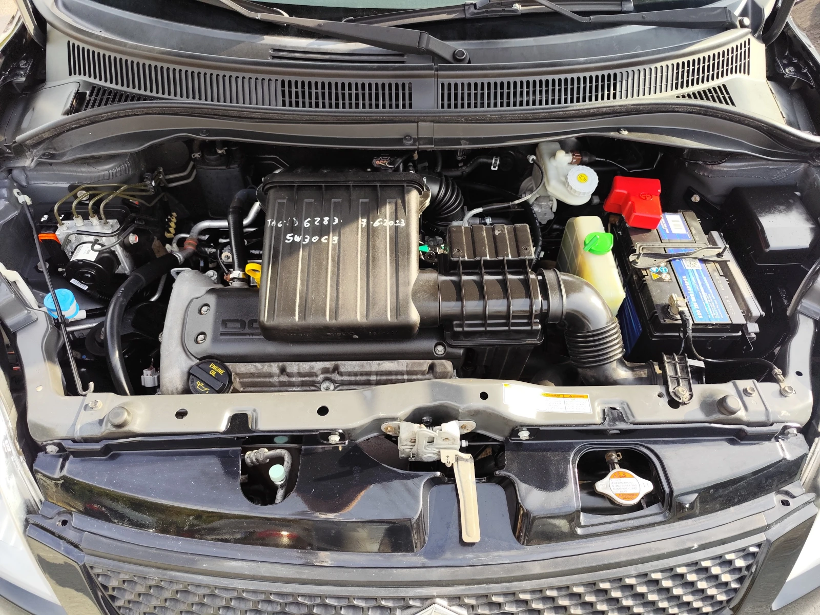 Suzuki Swift 1.3i/GL/4X4/KLIMA* , снимка 15 - Автомобили и джипове - 56159552