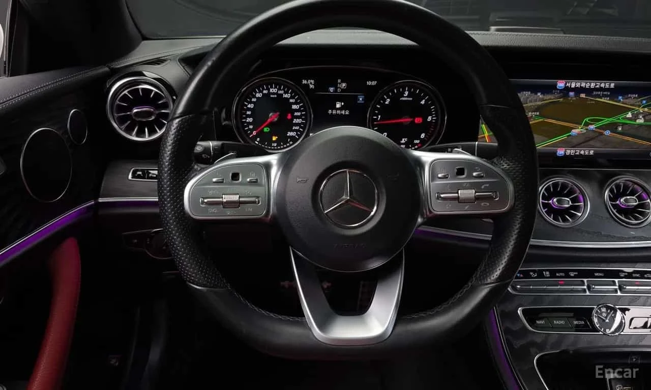 Mercedes-Benz E 220 E220d Coupe, снимка 13 - Автомобили и джипове - 56300171
