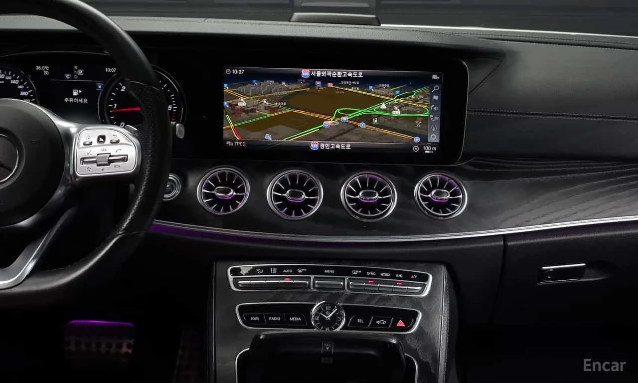 Mercedes-Benz E 220 E220d Coupe, снимка 12 - Автомобили и джипове - 56300171