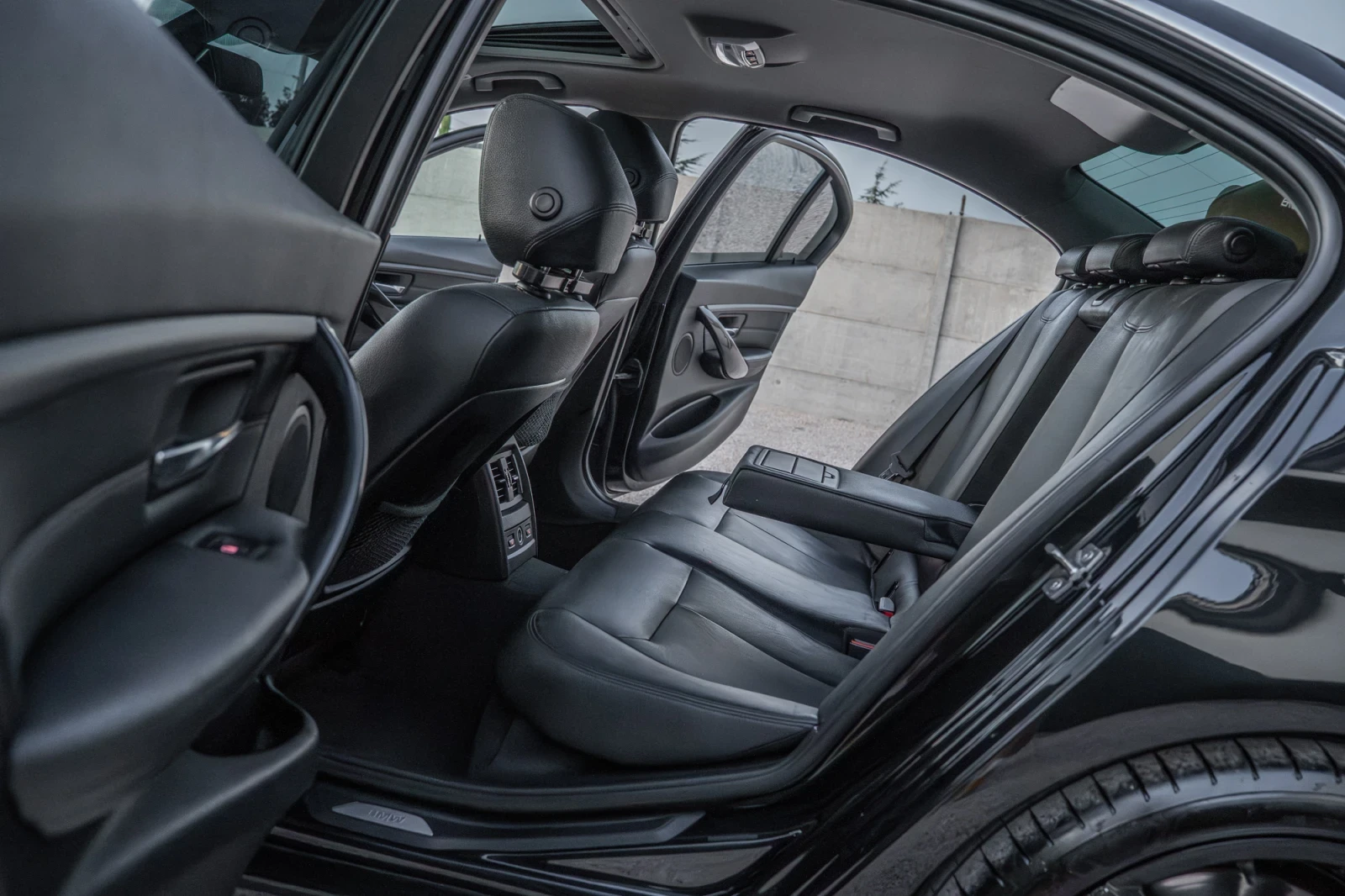 BMW 330 M PAKET FULL , снимка 15 - Автомобили и джипове - 56548953