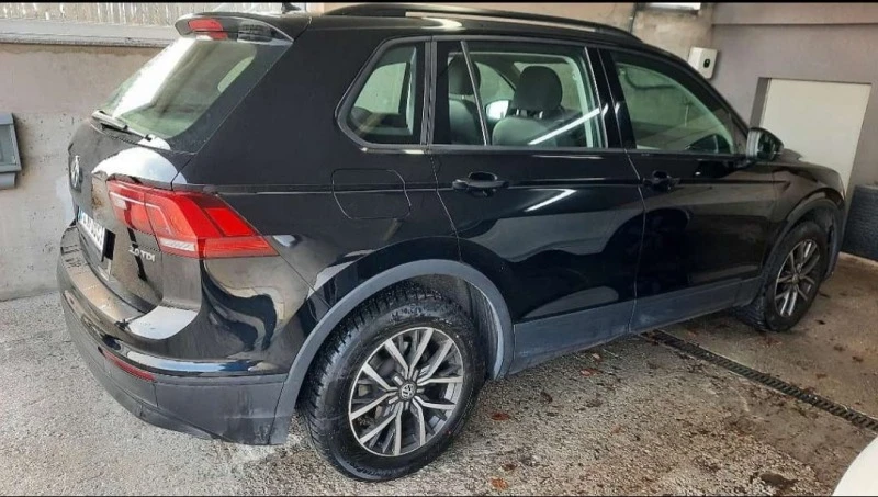 VW Tiguan, снимка 2 - Автомобили и джипове - 44679345