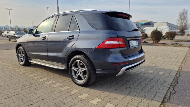 Mercedes-Benz ML 350 SWIZ* AMG* AIR* FULL* DISTRONIC* BLUETECH* LEDD* , снимка 4 - Автомобили и джипове - 52837265