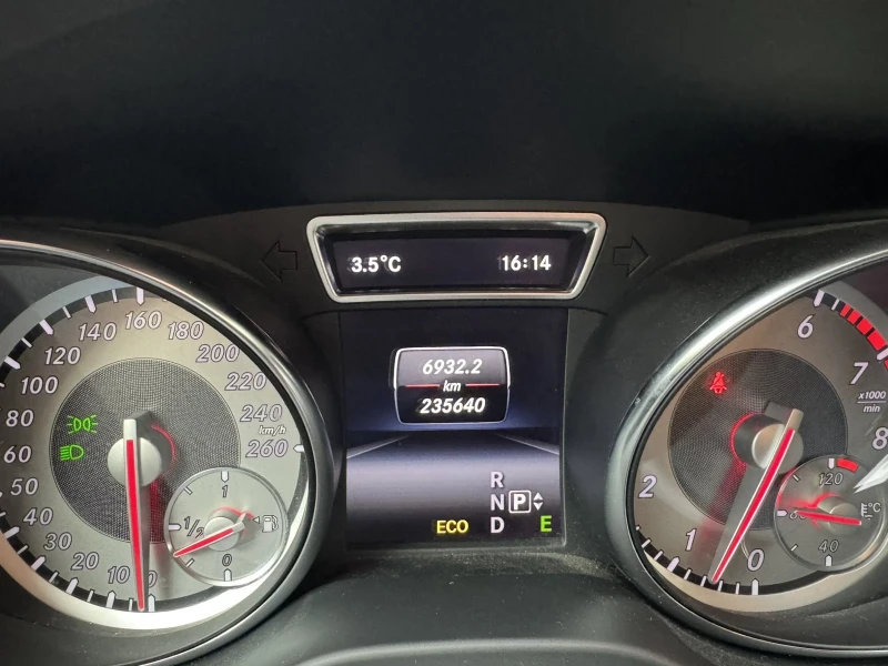 Mercedes-Benz GLA 250 AMG LINE, снимка 13 - Автомобили и джипове - 53264678