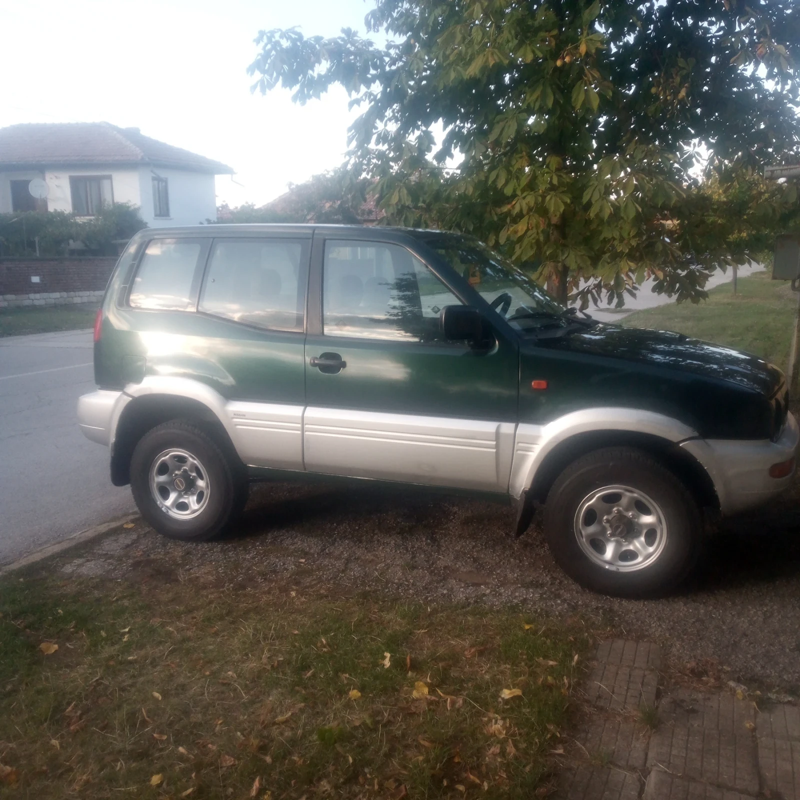 Nissan Terrano 2.4 116 бензин  - изображение 8