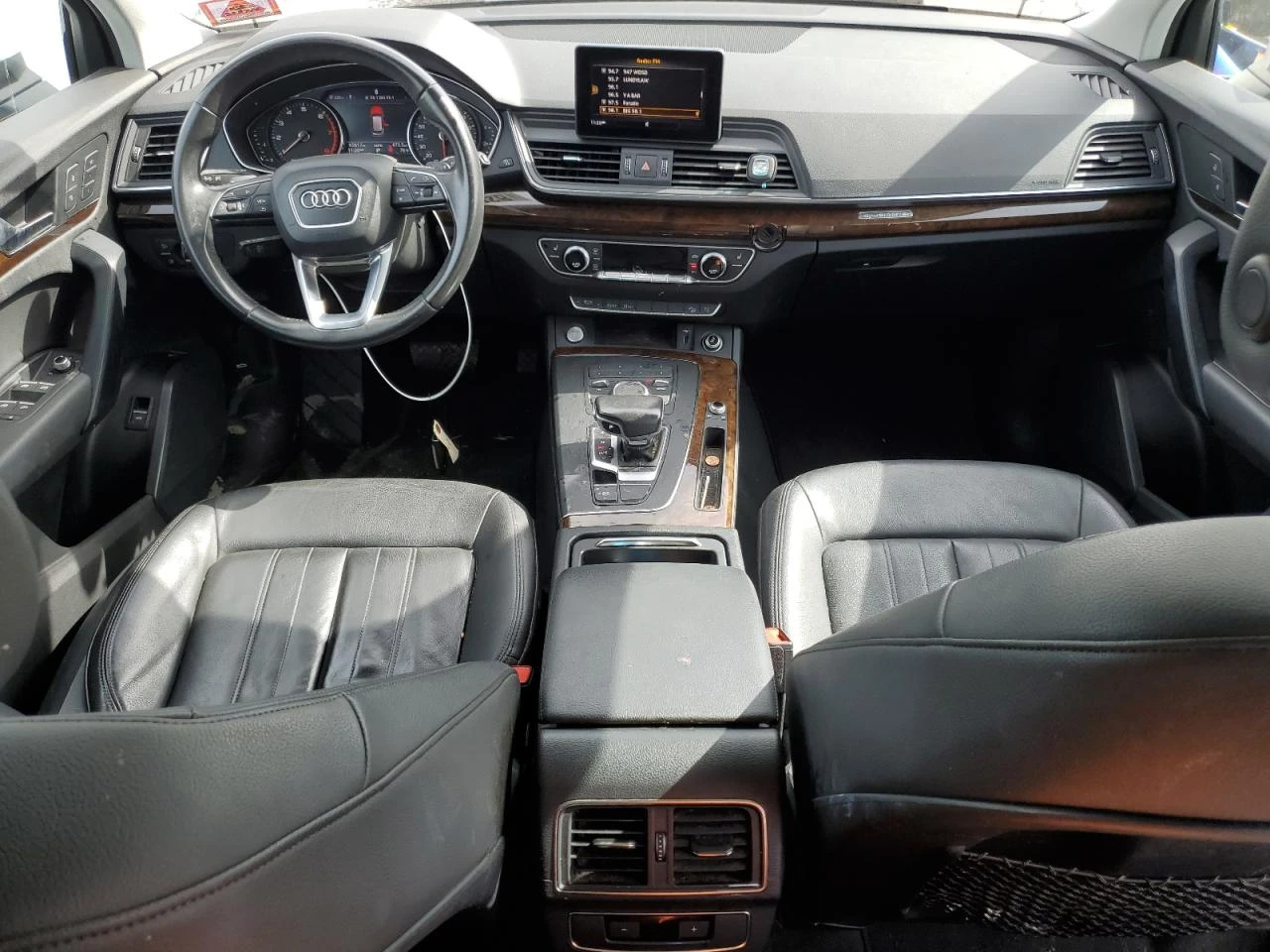 Audi Q5 Premium / 2.0 TFSI / Quattro /Virtual Cockpit /  - изображение 8
