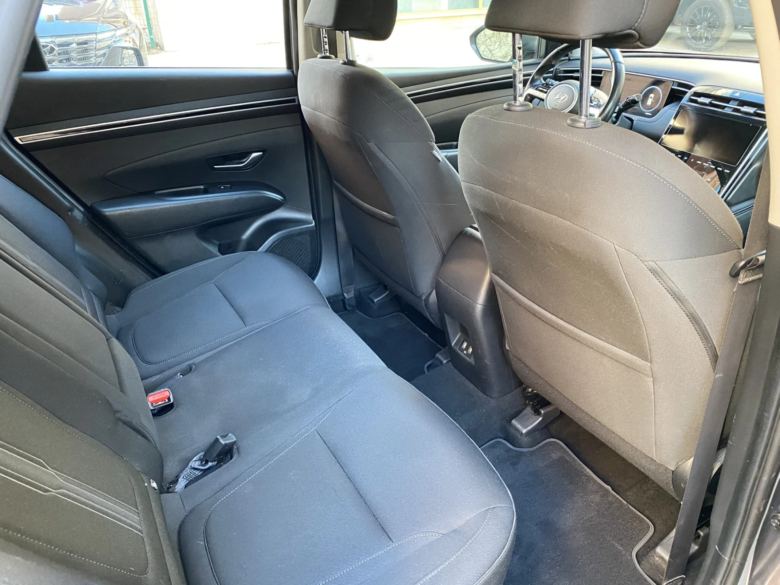 Hyundai Tucson 1.6 CRDI / MHEV / DCT7 / Business, снимка 13 - Автомобили и джипове - 54128930