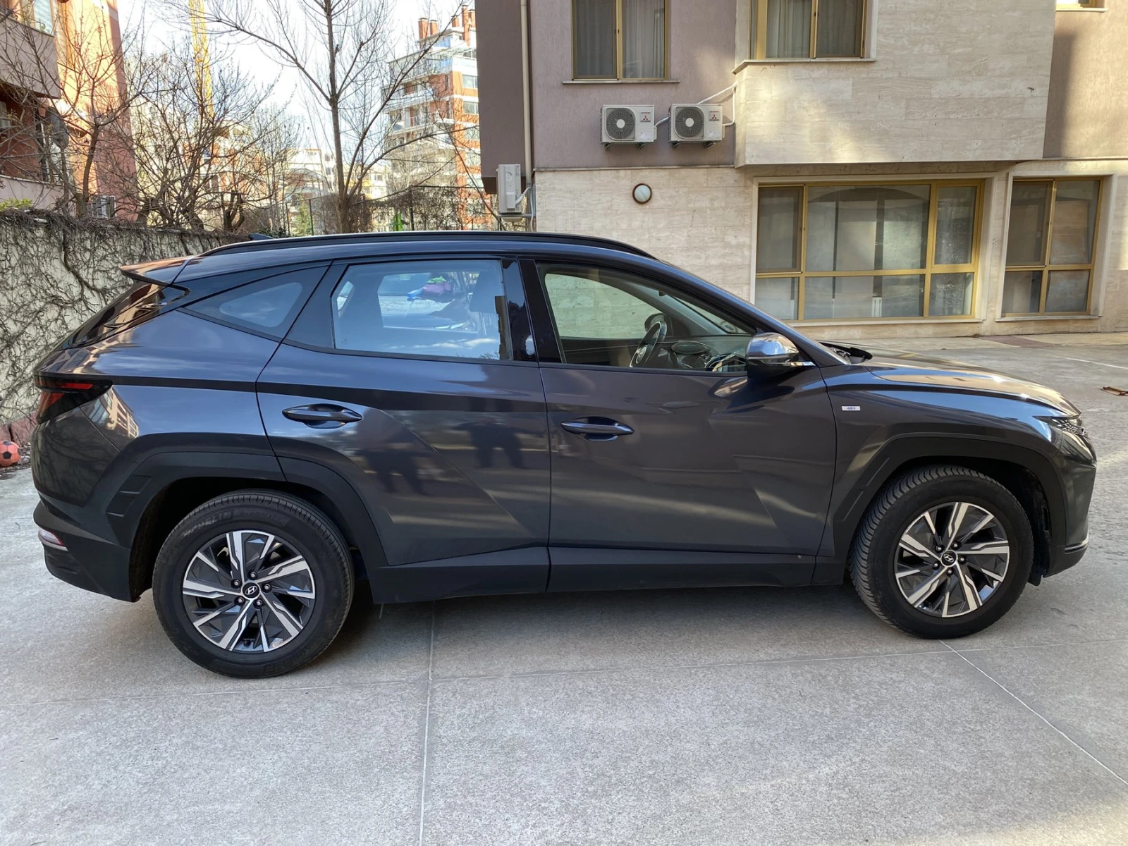 Hyundai Tucson 1.6 CRDI / MHEV / DCT7 / Business, снимка 4 - Автомобили и джипове - 54128930