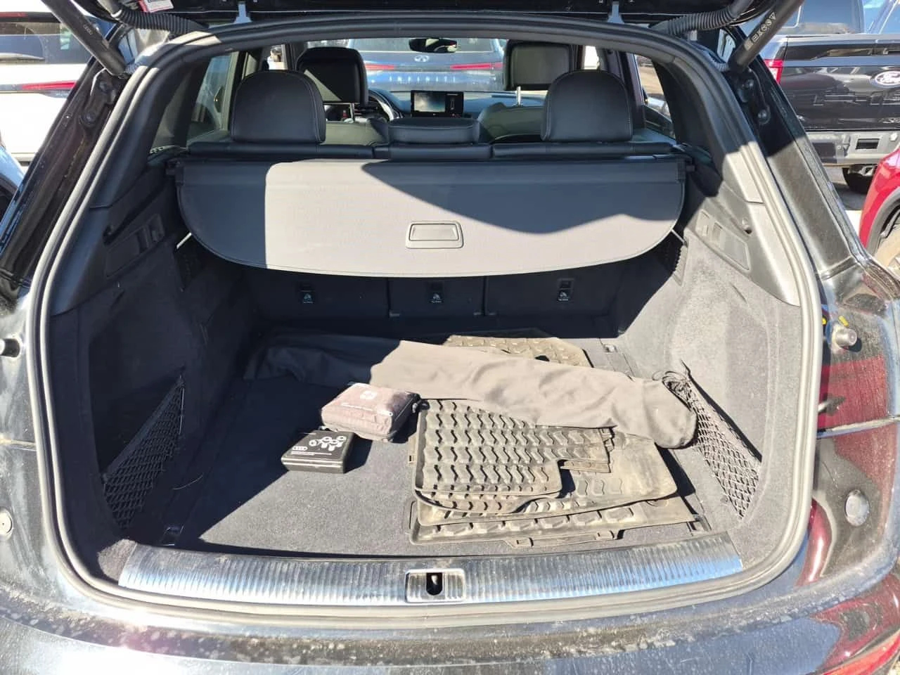 Audi Q5 PROGRESSIV| ПАМЕТ| ПАНО| 2 КЛЮЧА| , снимка 13 - Автомобили и джипове - 54764152