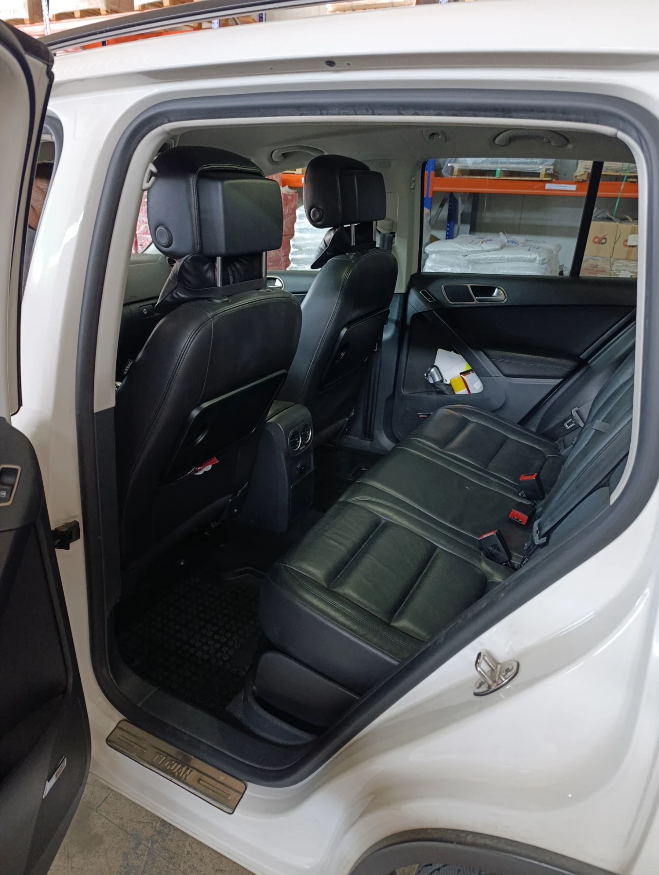 VW Tiguan 2.0, 140 кс., снимка 6 - Автомобили и джипове - 55309146