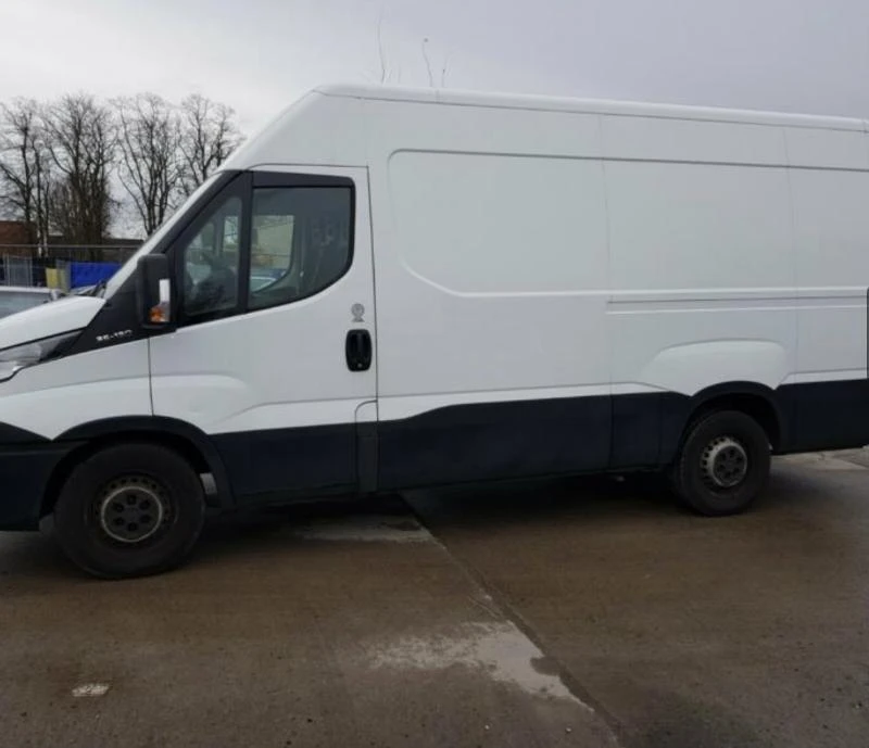 Iveco Daily 2.3 35s16, снимка 3 - Бусове и автобуси - 46808693