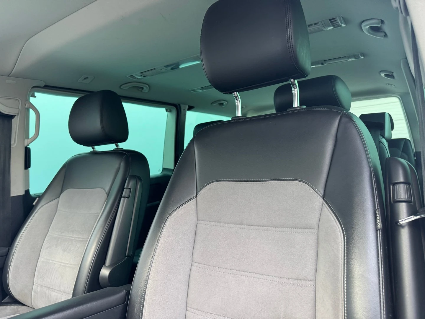 VW Multivan Comfortline TDI, снимка 7 - Бусове и автобуси - 53243024