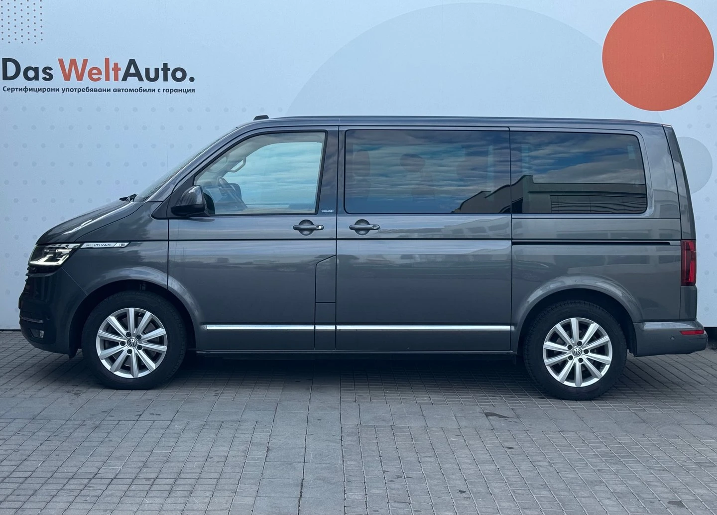 VW Multivan Comfortline TDI, снимка 2 - Бусове и автобуси - 53243024