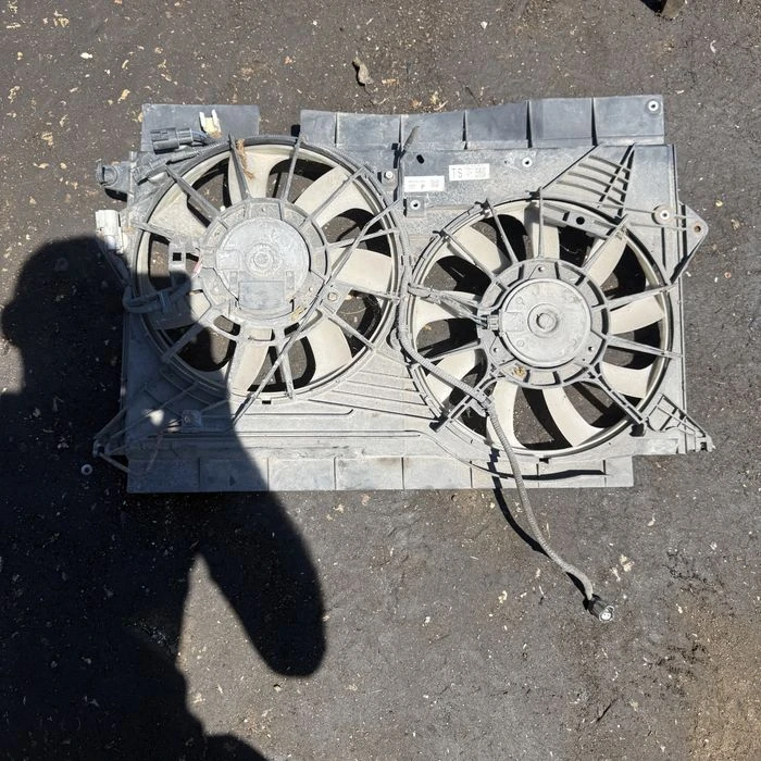Перки охлаждане за Toyota Avensis T27 16040-0R160