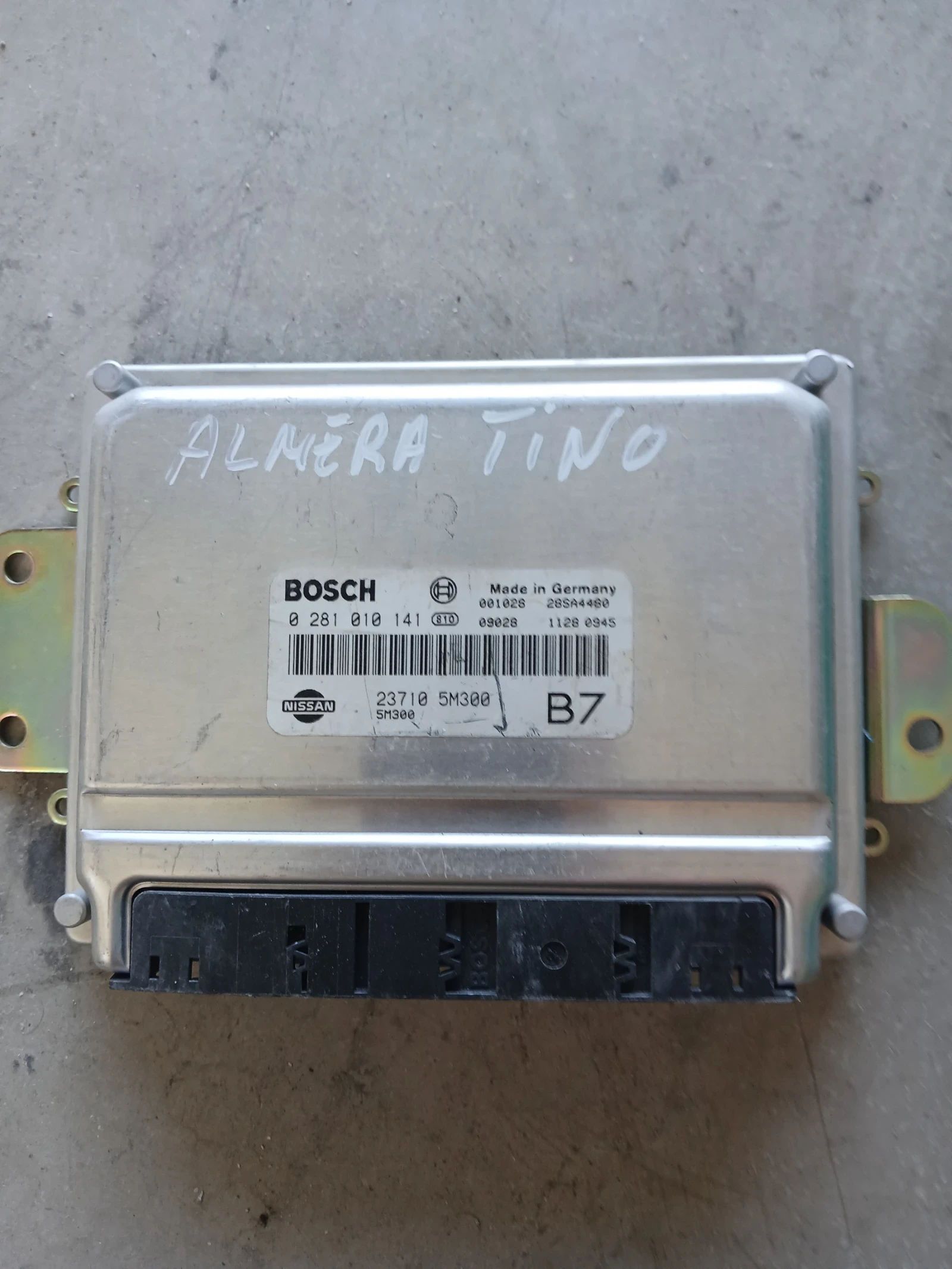 0 281 010 141 компютър Nissan Almera Tino