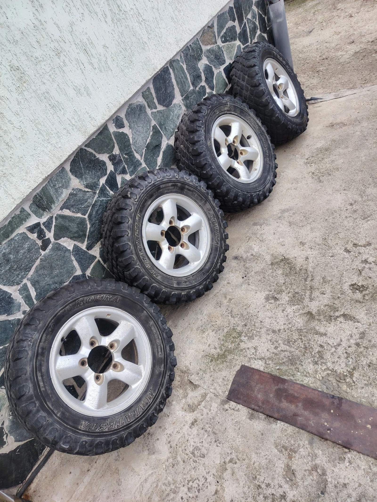 ���� � ������ 195/75R15 �� Suzuki Vitara | Mobile.bg � ����������� 1