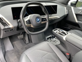 BMW iX xDrive 40/ HEAD UP/ LASER/ H&K/ CAMERA/ 22/, снимка 10 - Автомобили и джипове - 45218469