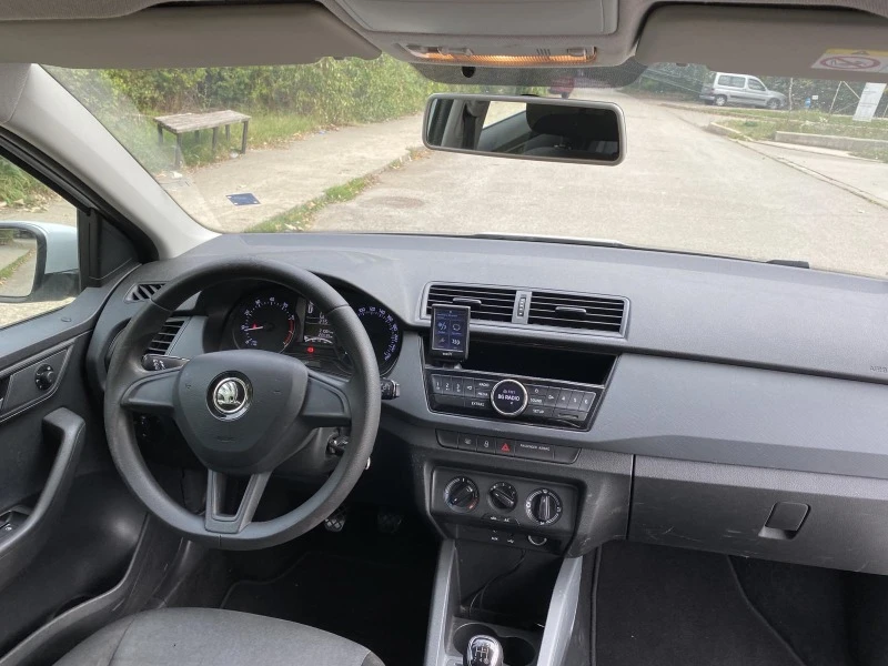 Skoda Fabia София регистрация, снимка 11 - Автомобили и джипове - 42412978