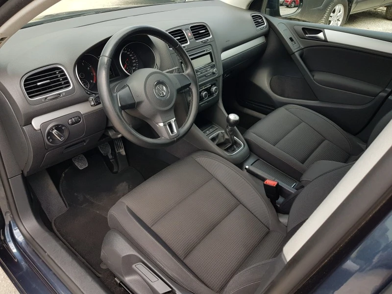 VW Golf 1.4 i - 122 к.с. подгрев климатроник автопаркиране, снимка 9 - Автомобили и джипове - 46038544