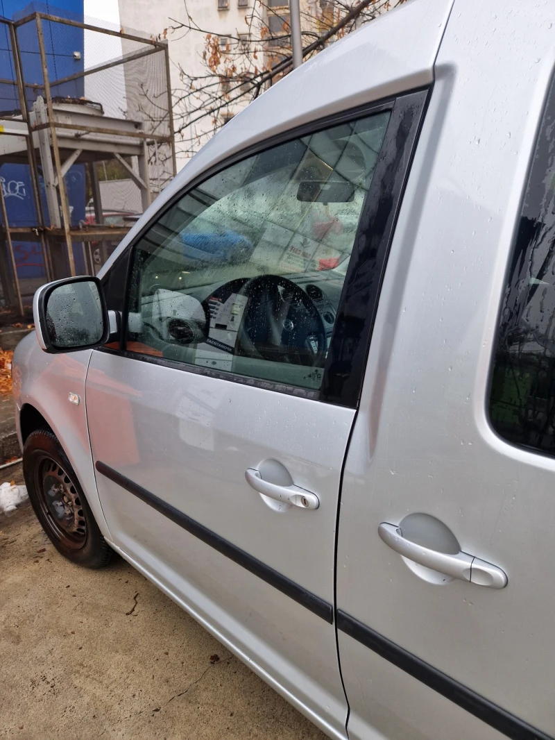 VW Caddy 1.9 TDI, снимка 6 - Автомобили и джипове - 48026178