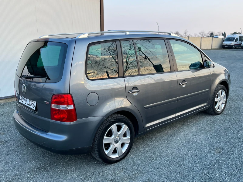 VW Touran 2.0TDI-7места, снимка 5 - Автомобили и джипове - 49274712