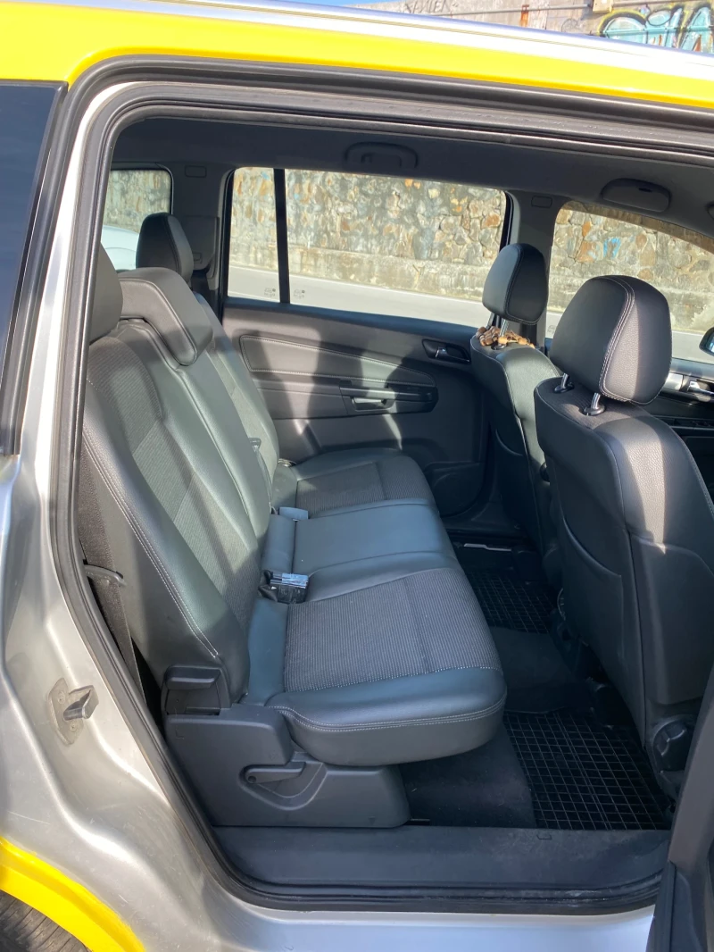 Opel Zafira 1.9 CDTI AUTOMATIC, снимка 5 - Автомобили и джипове - 52488348