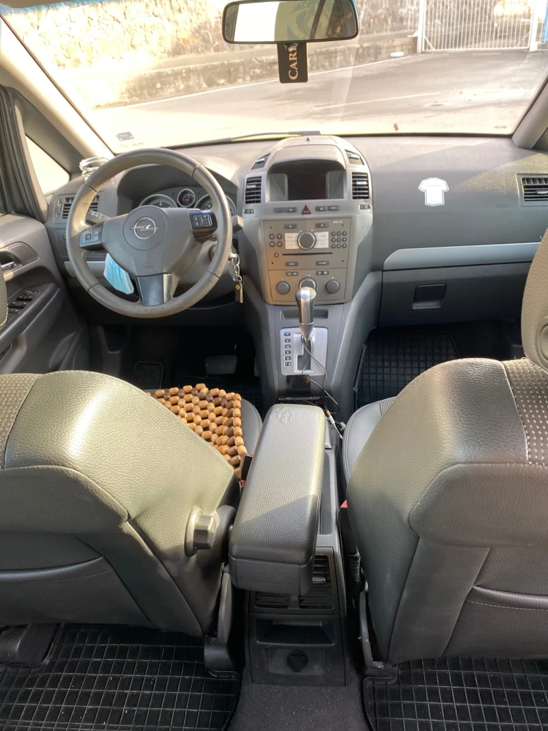 Opel Zafira 1.9 CDTI AUTOMATIC, снимка 7 - Автомобили и джипове - 52488348