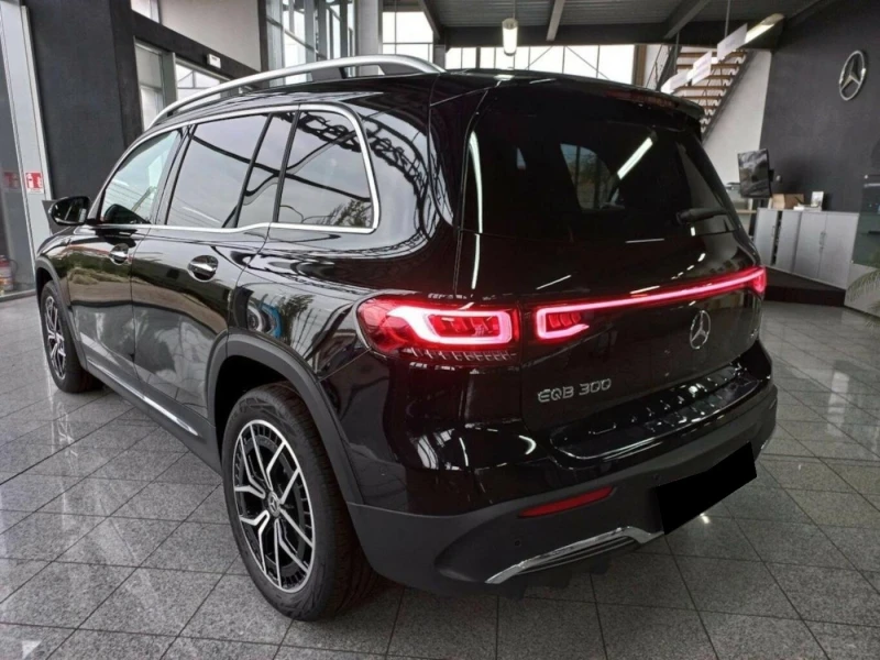 Mercedes-Benz EQB 300* 4M* AMG* KEYLESS* DISTR* LED* , снимка 3 - Автомобили и джипове - 52152592