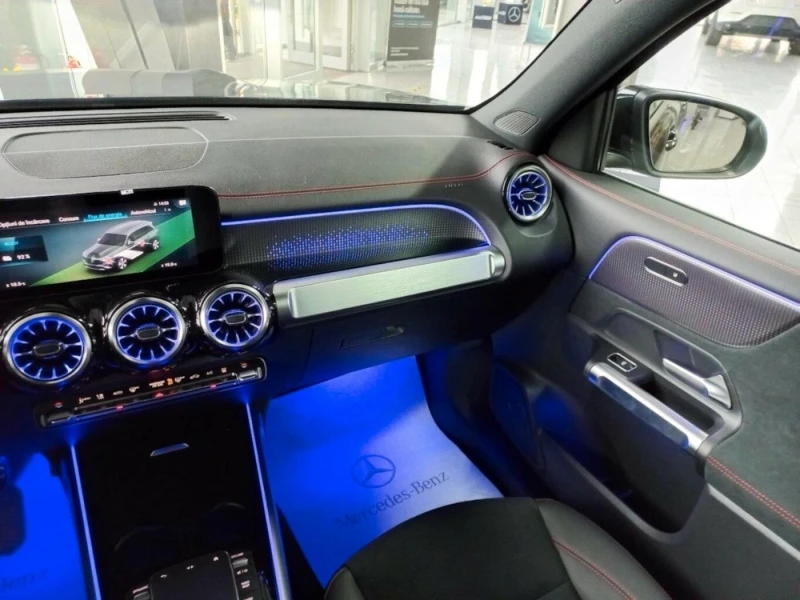 Mercedes-Benz EQB 300* 4M* AMG* KEYLESS* DISTR* LED* , снимка 8 - Автомобили и джипове - 52152592