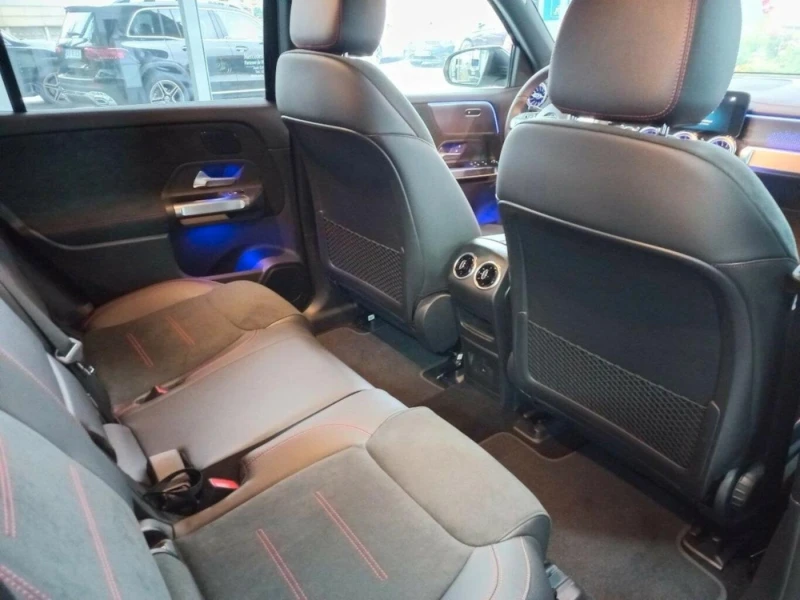 Mercedes-Benz EQB 300* 4M* AMG* KEYLESS* DISTR* LED* , снимка 12 - Автомобили и джипове - 52152592